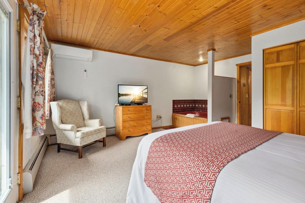 The Lodges at Breezy Point photo 35