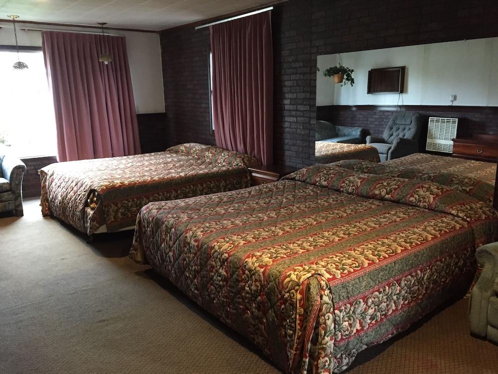 Double A Motel photo 66