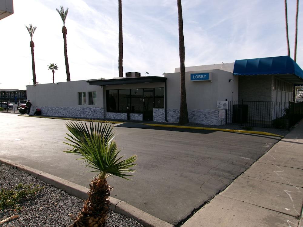 SureStay Hotel by Best Western Phoenix Airport photo 66