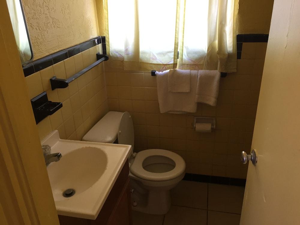 Twilight Motel photo 6