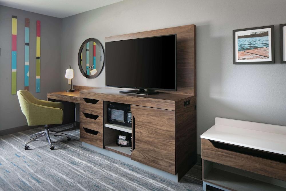 Hampton Inn & Suites Grafton photo 12