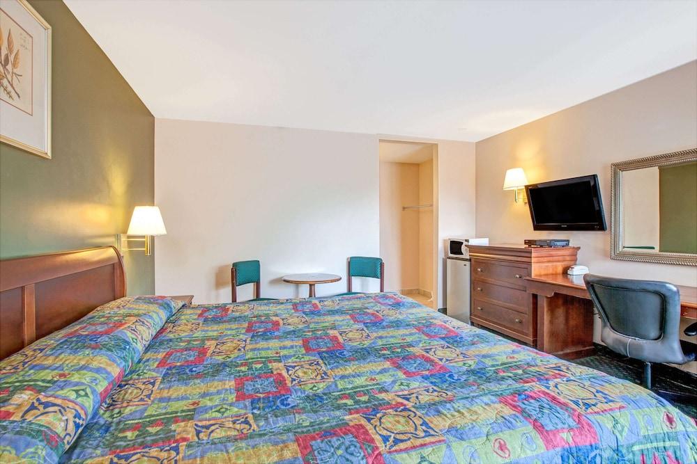 Knights Inn South Hackensack photo 3