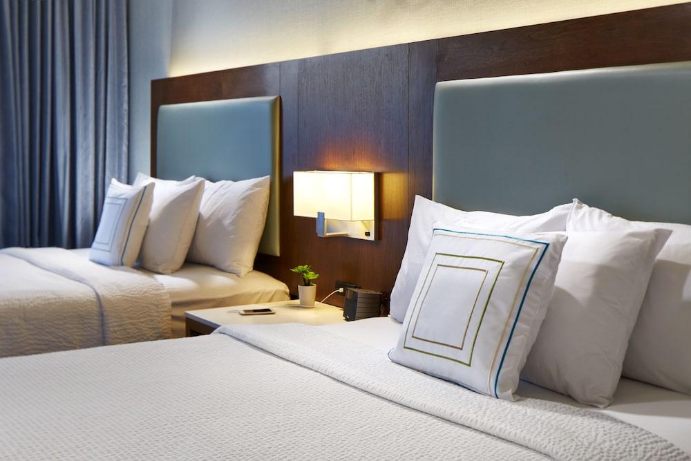 SpringHill Suites by Marriott at Anaheim Resort/Conv. Cntr photo 4