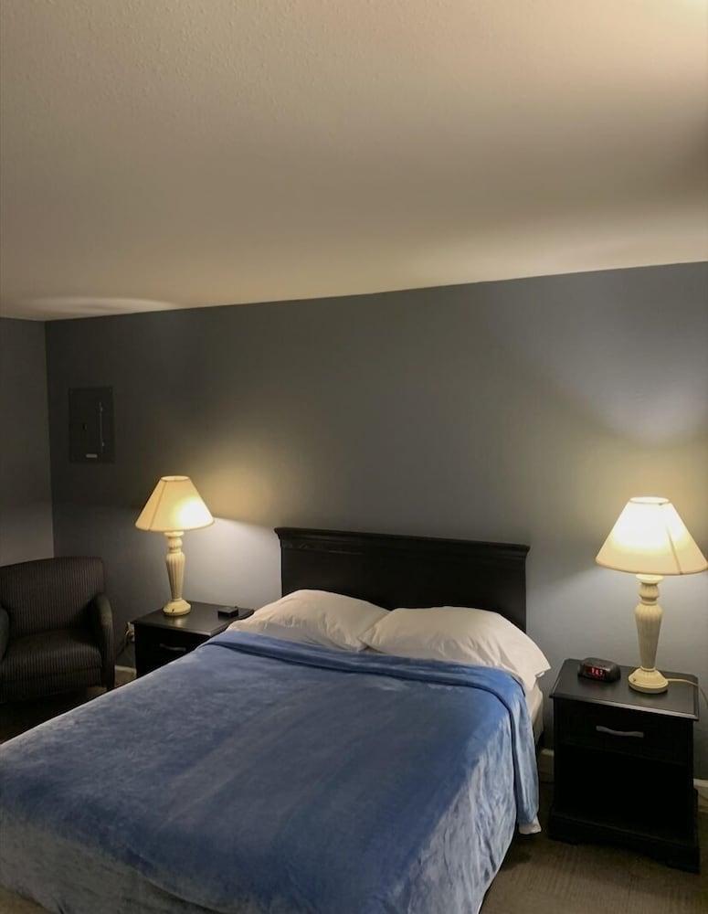 Rumorz Neighborhood Hideaway photo 10