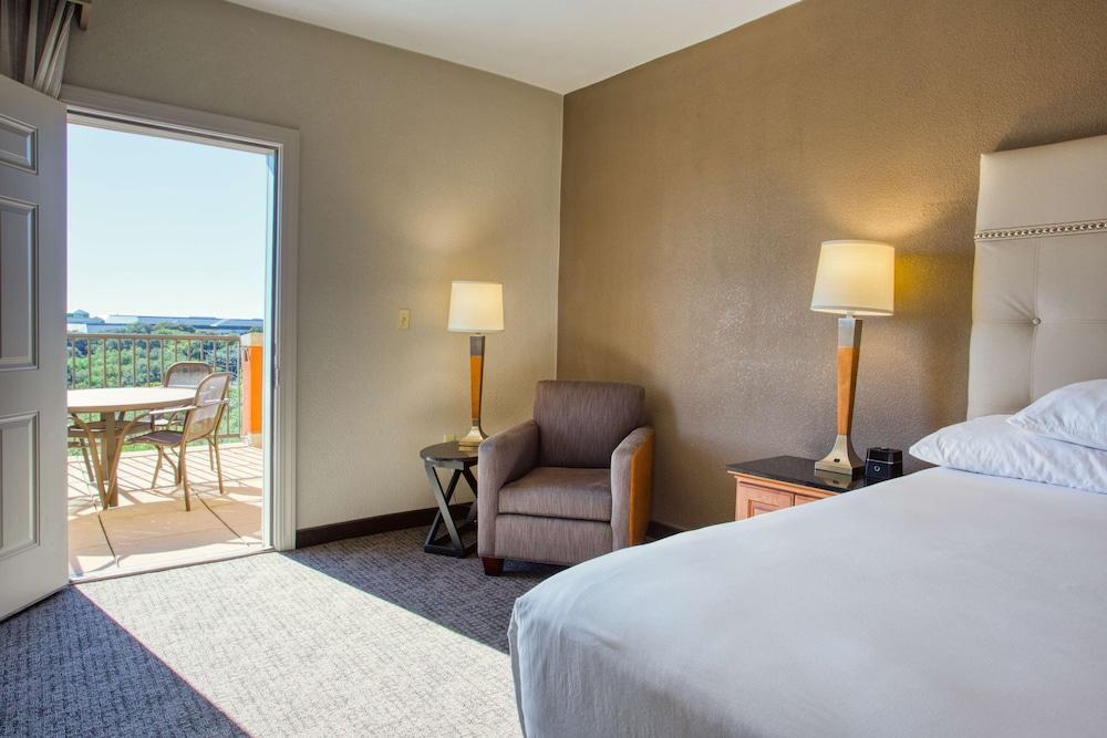 Drury Inn & Suites Near La Cantera Parkway photo 18