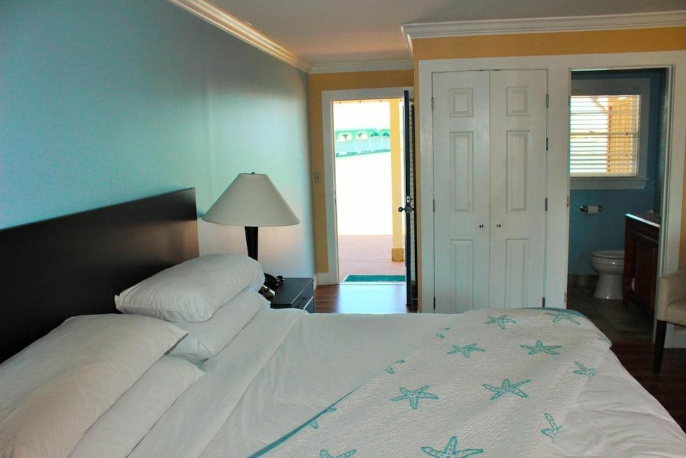 Edgewater Inn photo 14