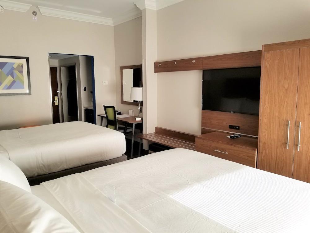 Holiday Inn Express Columbia NE - Fort Jackson by IHG photo 8