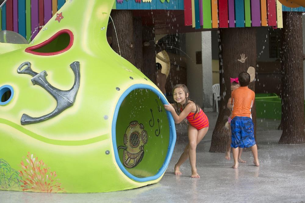 Crown Reef Beach Resort and Waterpark photo 14