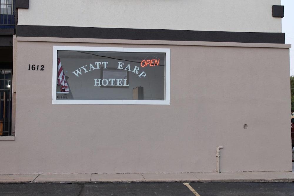 Wyatt Earp Hotel photo 20