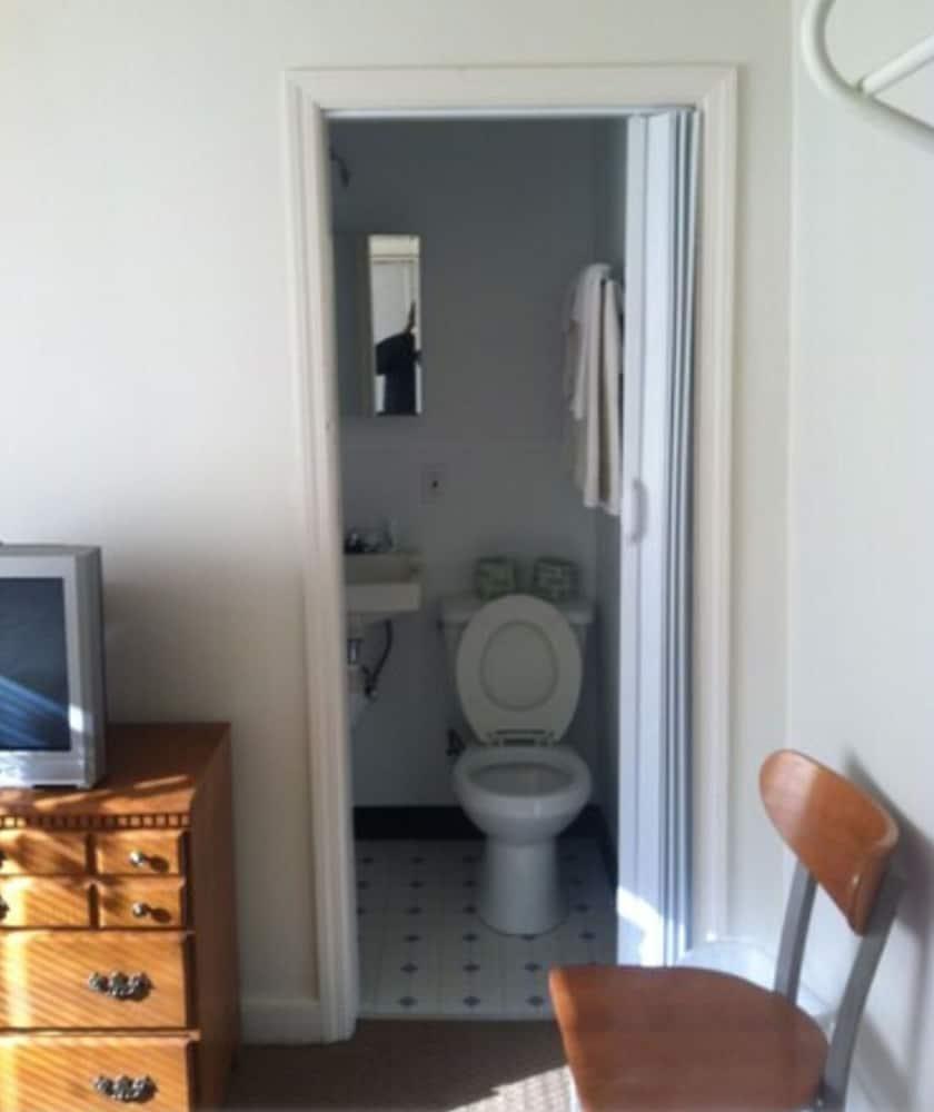 Airport Lodge photo 11