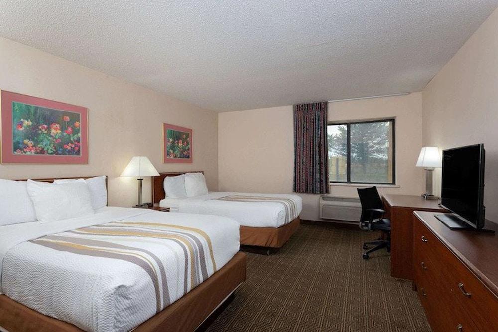 Norwood Inn & Suites by BlissPoint Post Rd Indianapolis photo 19