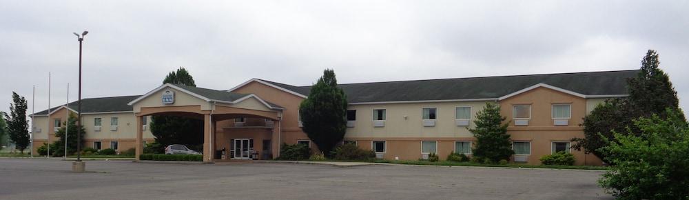 Fairgrounds Inn photo 34