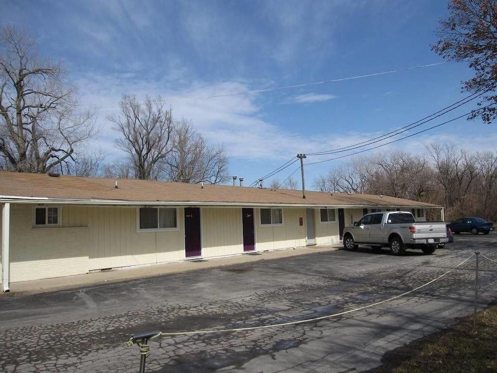 Palace Inn photo 1