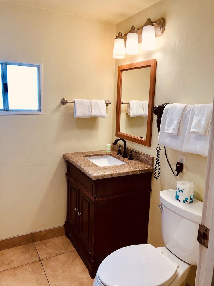 Carmel Resort Inn photo 25