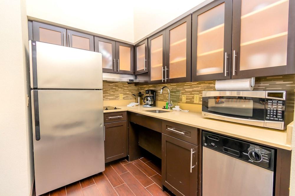 Staybridge Suites Houston IAH - Beltway 8 by IHG photo 48