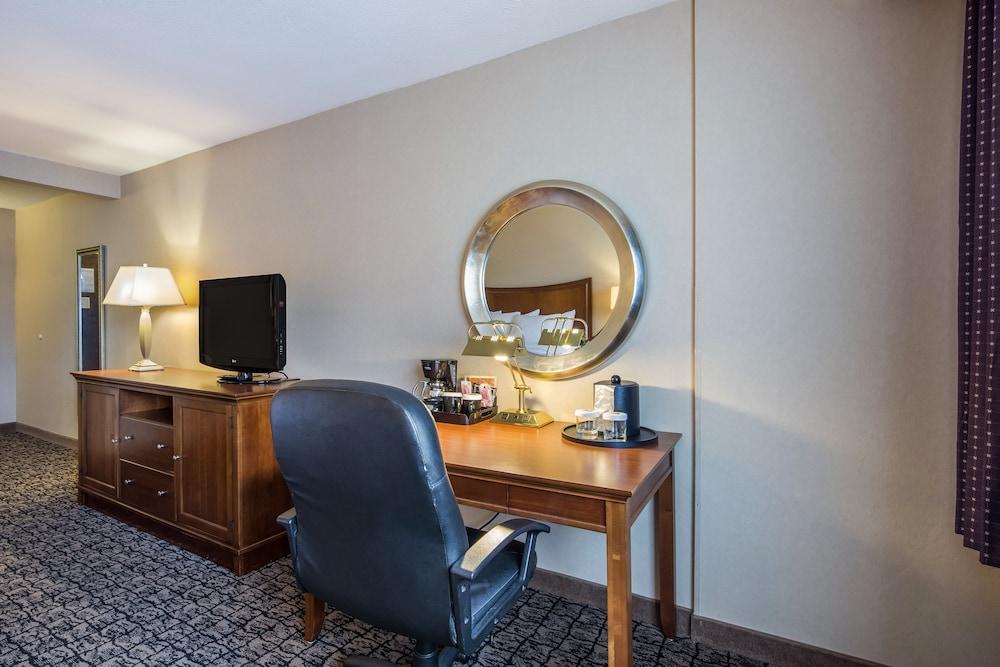 Cayuga Blu Hotel photo 14