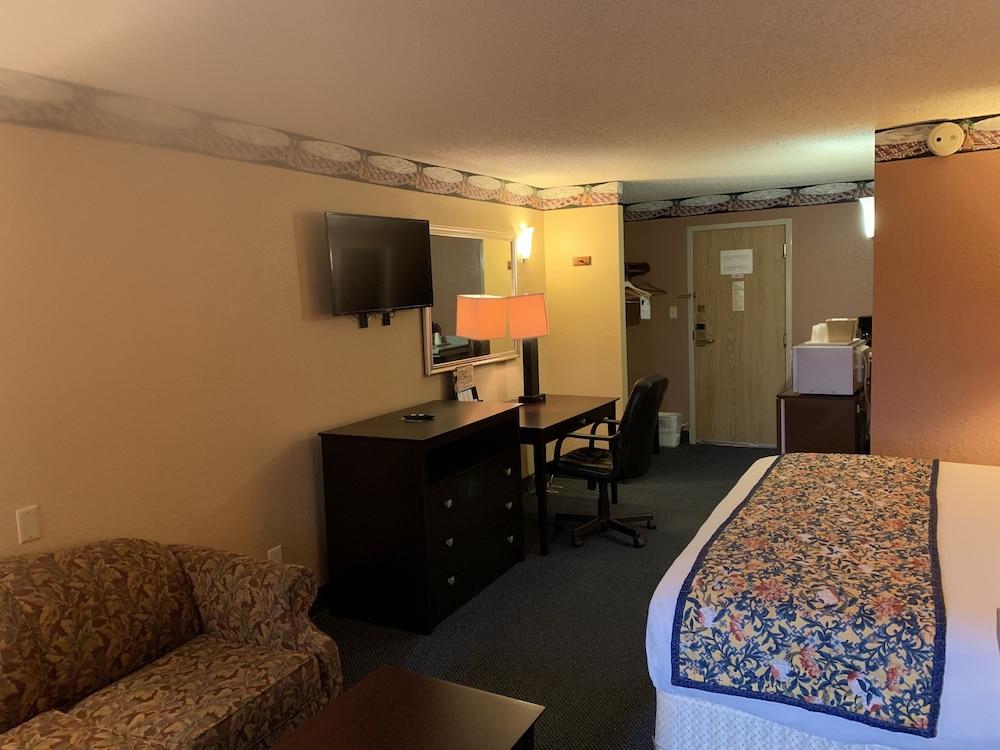 OK Hotel photo 18