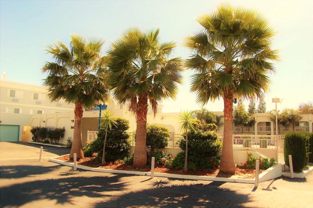 Travelodge by Wyndham Los Banos CA photo 13