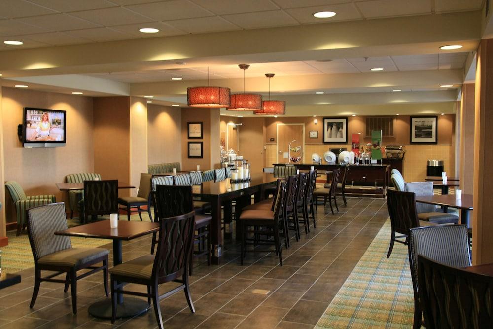 Hampton Inn Las Vegas North Speedway photo 25