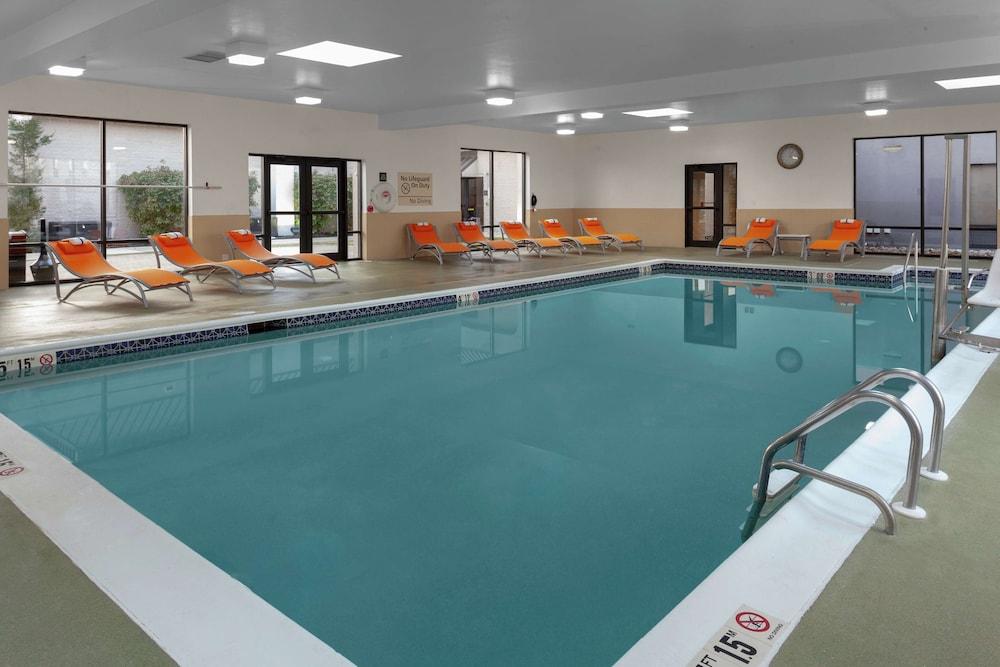 Hampton Inn Woodbridge photo 24