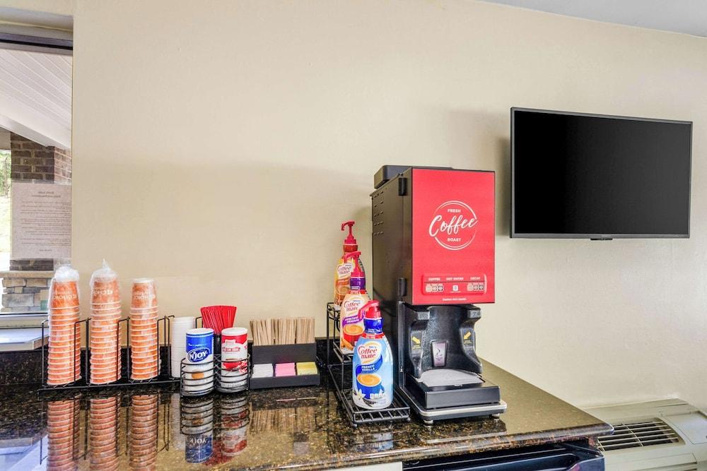Brentwood Inn & Suites photo 37