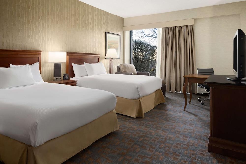 Doubletree by Hilton Somerset Hotel and Conference Center photo 9