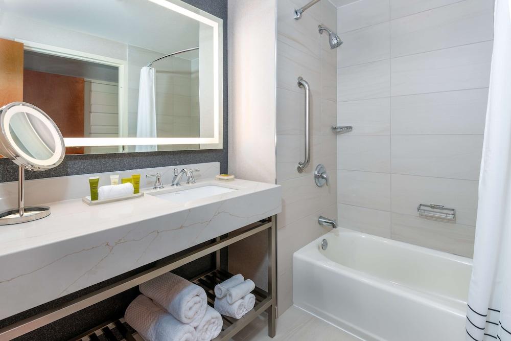 Hilton Charlotte Airport photo 23