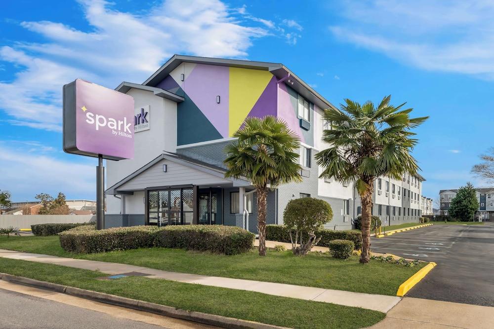 Spark by Hilton Norfolk photo 1