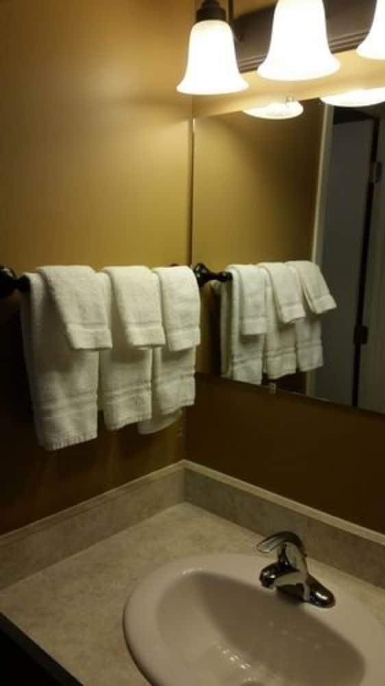 Lakeshor Motor Inn photo 3