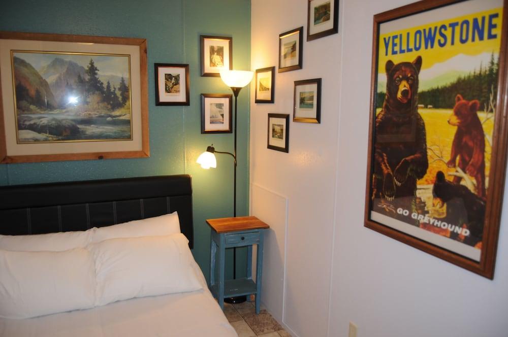 Yellowstone Motel - Adults Only photo 10