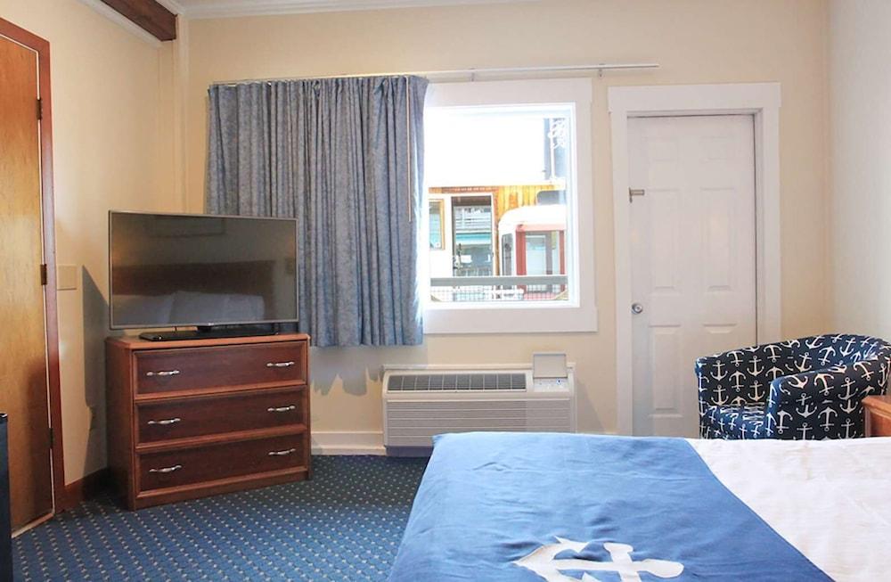 Fishermans Wharf Inn photo 62