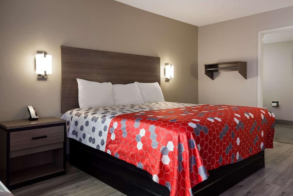 Econo Lodge Mobile Airport Blvd. photo 31