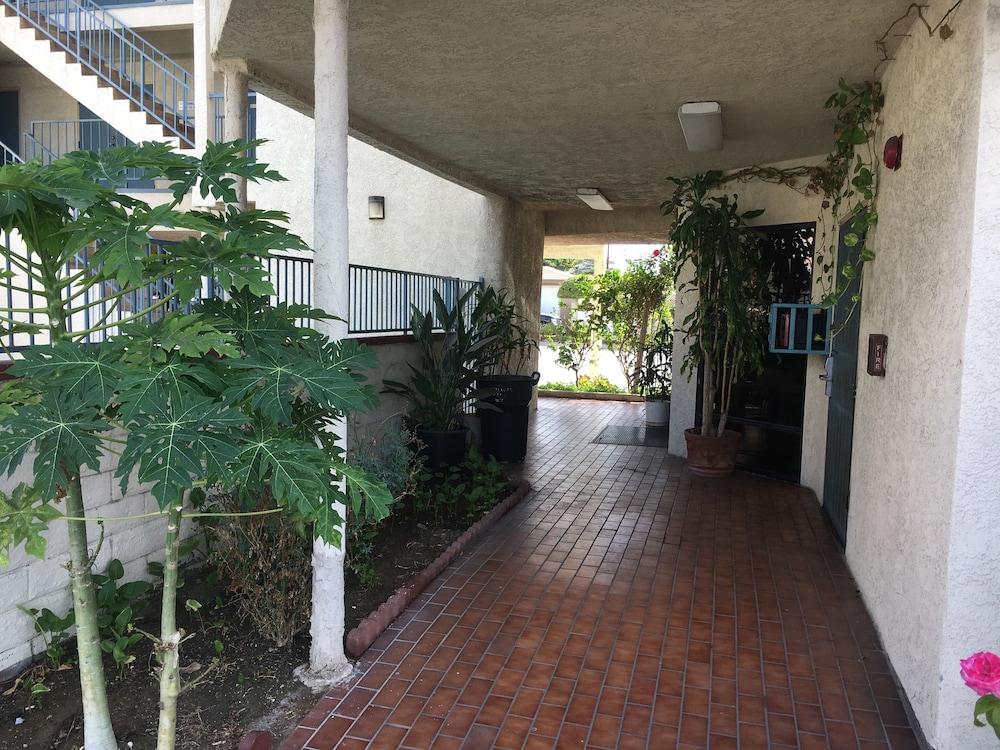 Bellflower Travel Inn photo 36