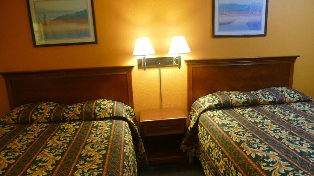 Allstate Inn Seymour photo 6