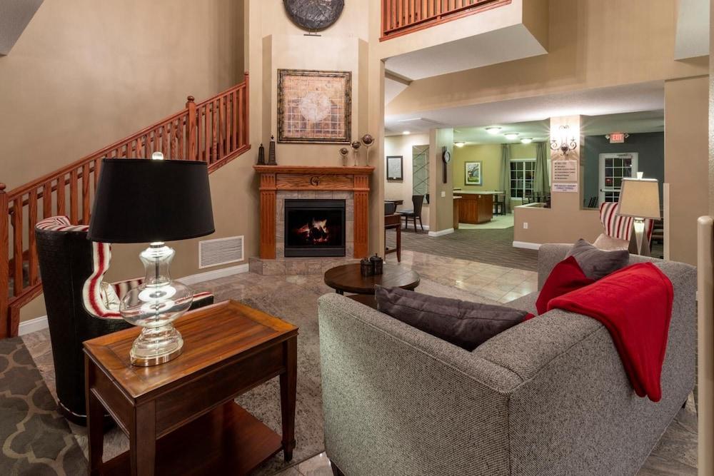 GrandStay Hotel & Suites photo 4