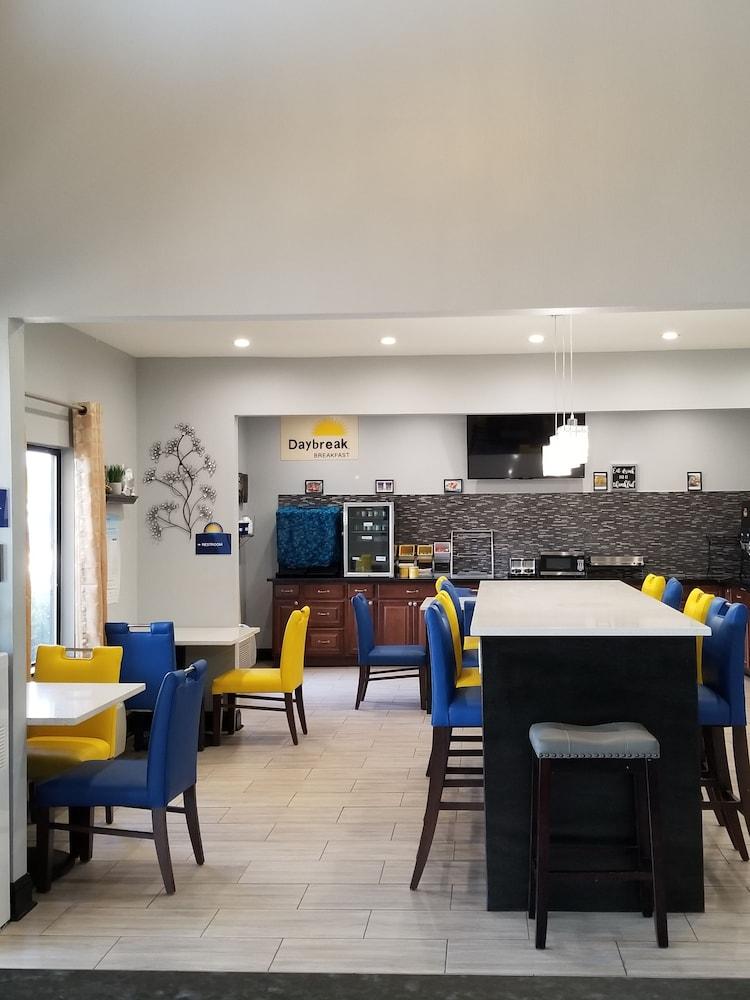 Days Inn by Wyndham Greenville South/Mauldin photo 71