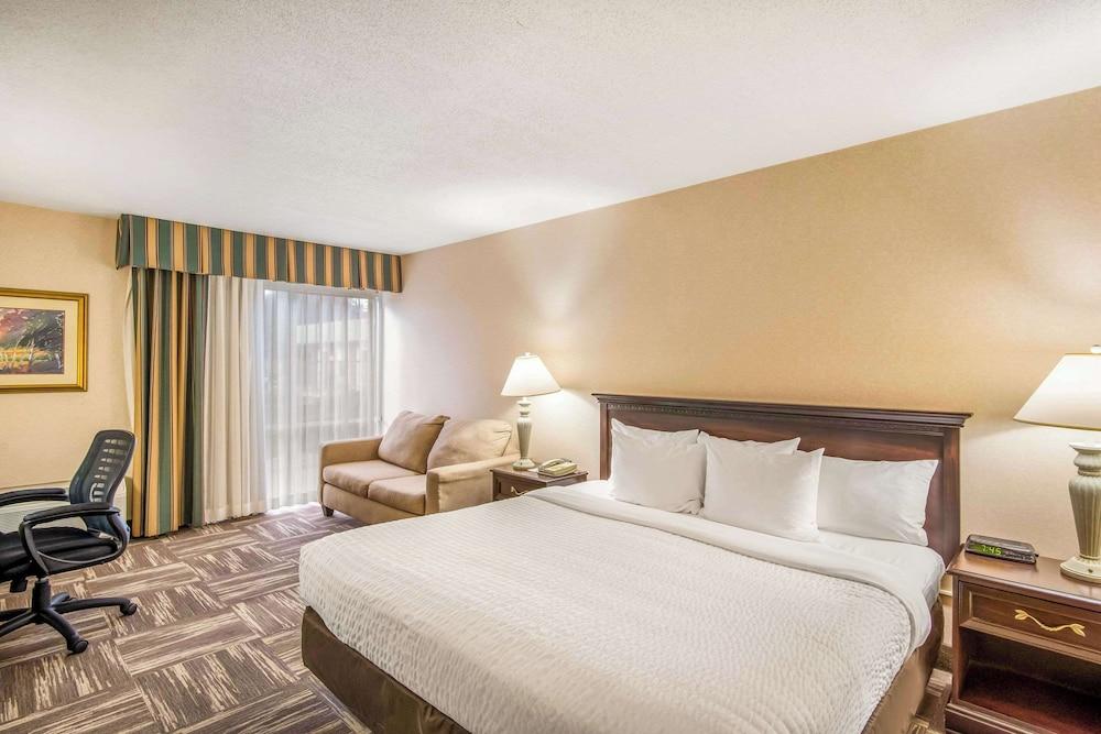 Clarion Inn Grand Junction photo 13