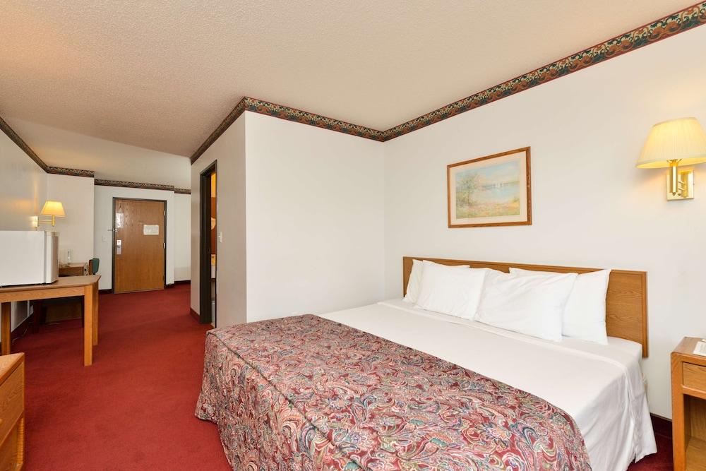 Americas Best Value Inn & Suites Clear Lake photo 6