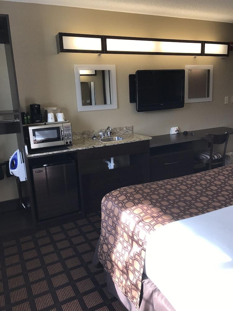 Microtel Inn & Suites by Wyndham Mansfield photo 25