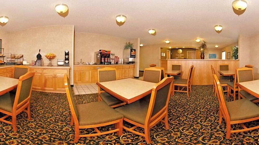 Quality Inn & Suites Sturgeon Bay photo 25
