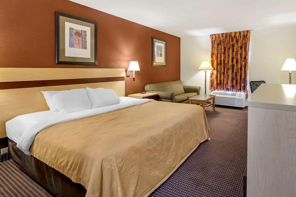 Quality Inn & Suites photo 9