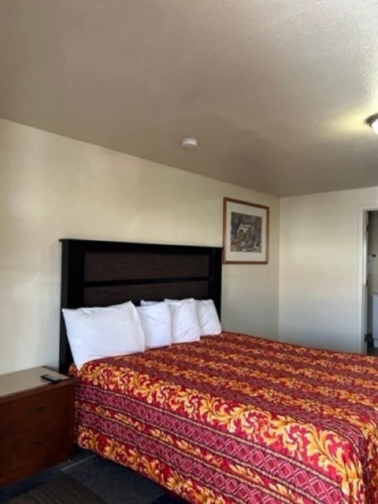 Travelodge by Wyndham Gallup photo 4
