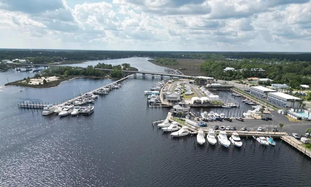 The Moorings Hotel and Marina photo 15