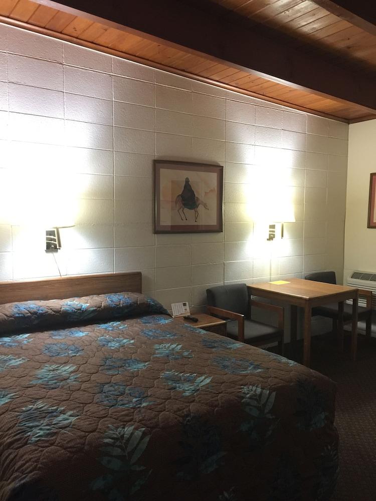 Lazy U Motel photo 27