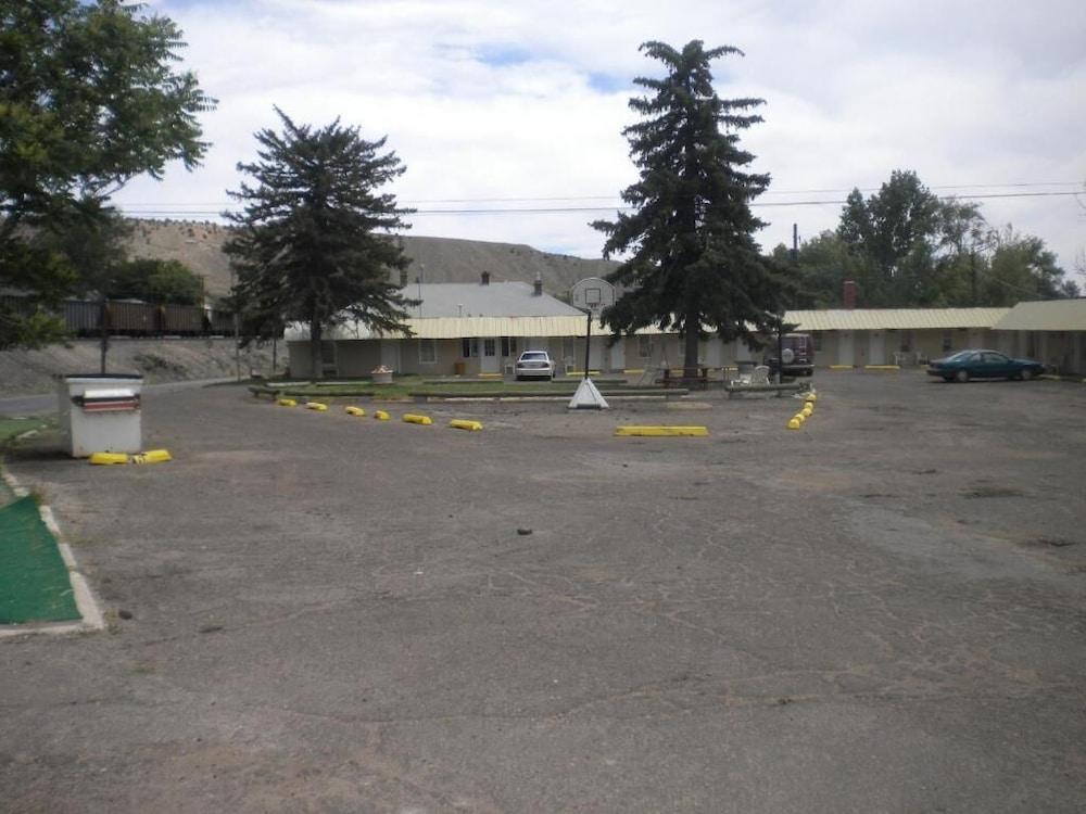 Riverside Motel photo 14