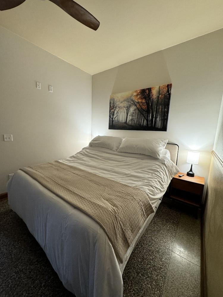 The Lodge Luxury Suites photo 2