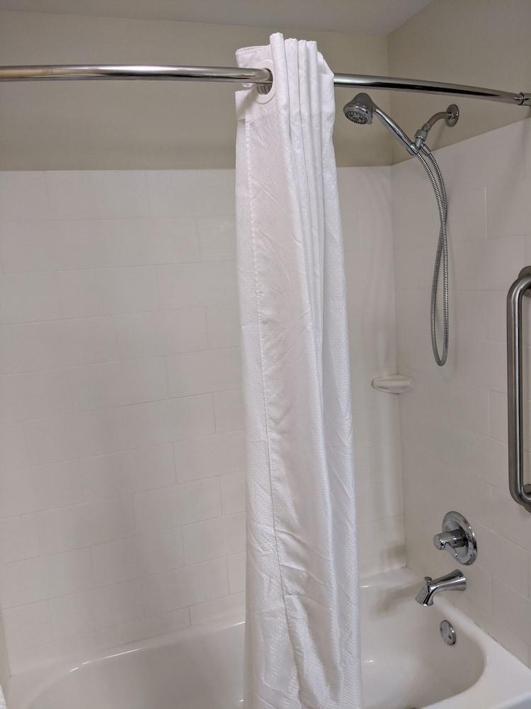 MainStay Suites Cartersville - Emerson Lake Point photo 32