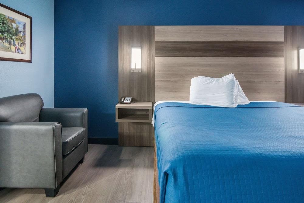 Rodeway Inn Carrollton I-35E photo 6