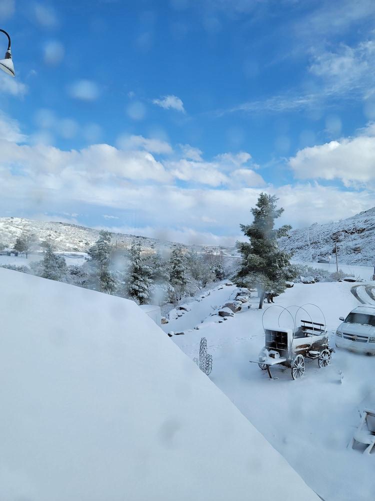 Creekside Lodge and Cabins photo 19