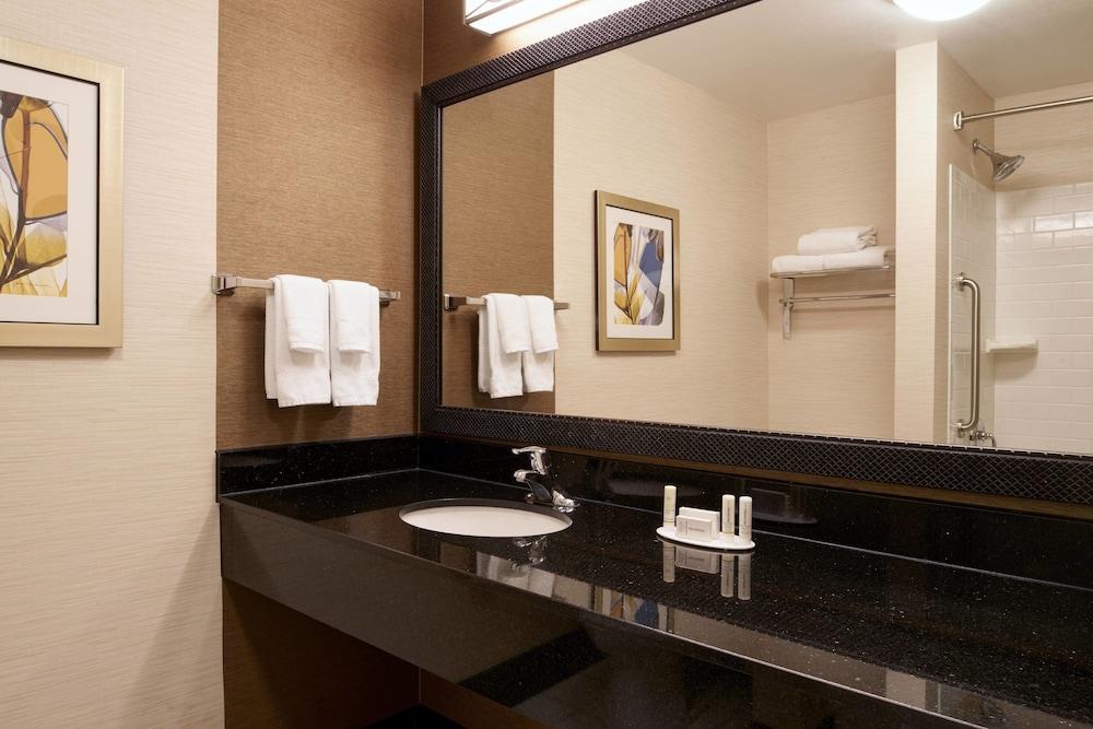 Fairfield Inn & Suites by Marriott New Buffalo photo 9